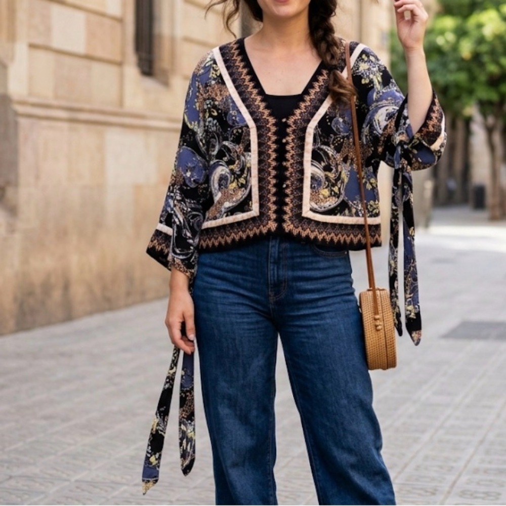 Free People Catch Me If You Can Tie Sleeve Blouse Size Small Flowy
Peasant Boho